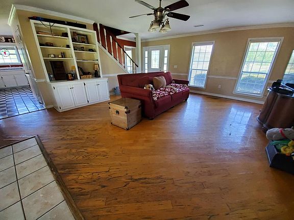 2nd image of 403 Clyde Moore Cir