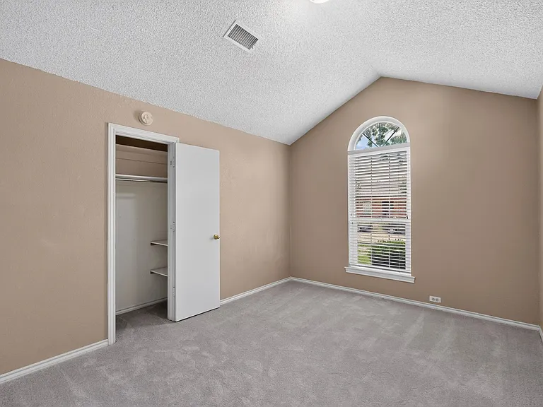 1207 Mistywood Ln — Photo 25