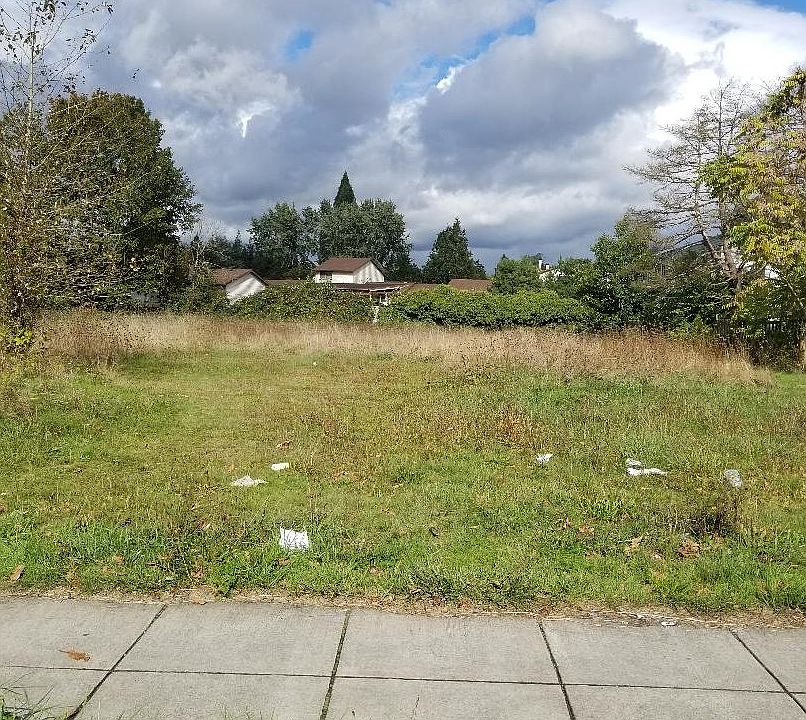 2nd image of 15031 SE Division St