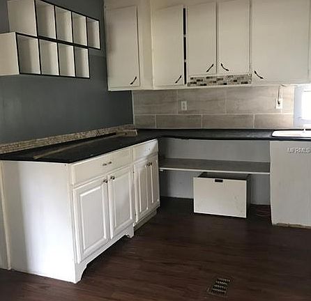 3rd image of 17025 Lakeside Dr