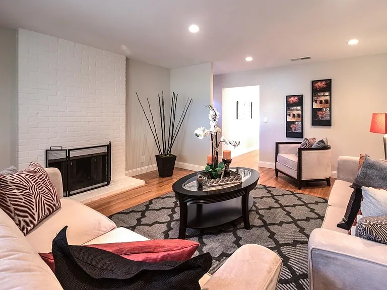1157 Johnson Ave — Photo 14