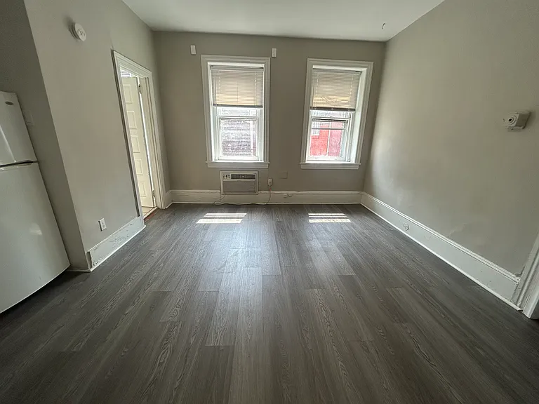 501 N 35th St #3 — Photo 2