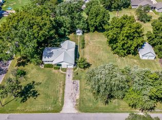 223 N Poplar St, Douglass, KS 67039