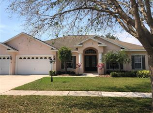 1013 Carriage Park Dr, Valrico, FL 33594