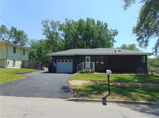 1034 Luster Ln, Des Moines, IA 50315