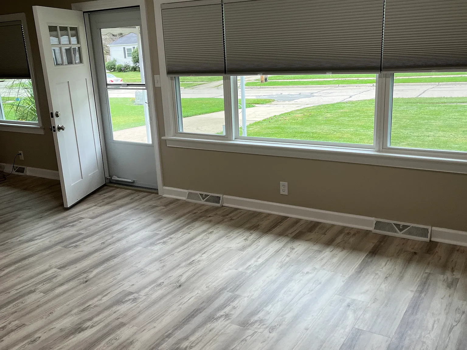 3 bed, 1040 sqft, $1,450 — Photo 3