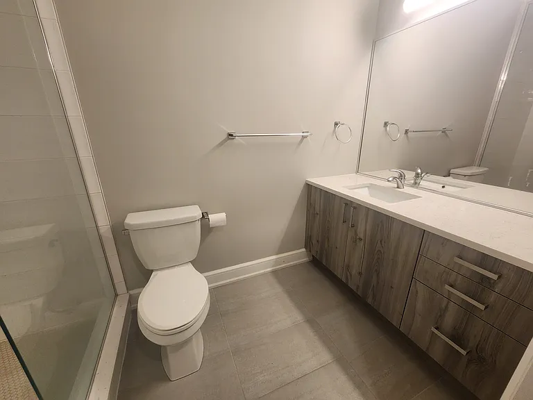 341 Tweedsmuir Ave #D — Photo 12