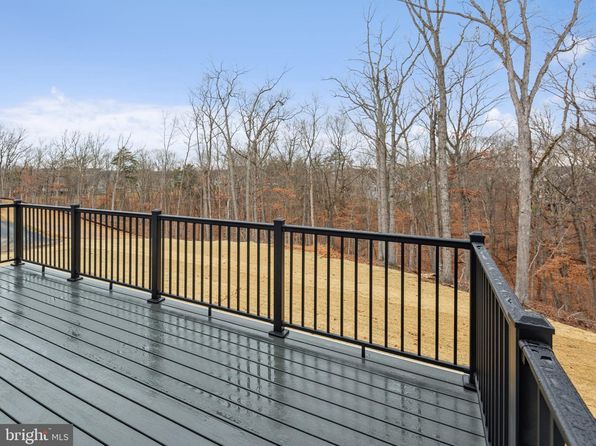 120 Choke Cherry Ct, Lake Frederick, VA 22630