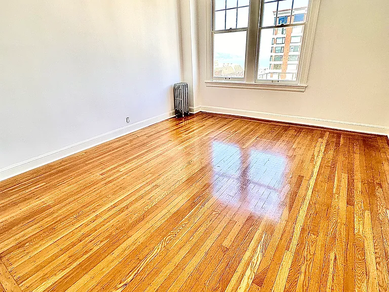 2280 Pacific Avenue Apartments — Photo 10