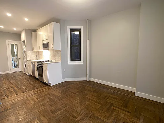 Rented by Tourma Realty LLC | media 17