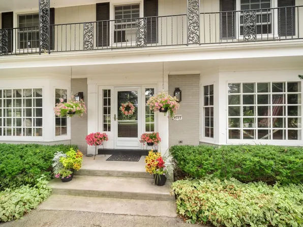 9211 North Regent ROAD, Bayside, WI 53217