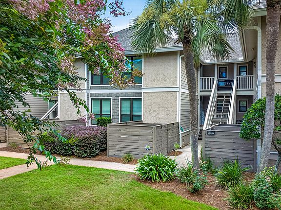 4th image of 824 Harbour Point Dr #824