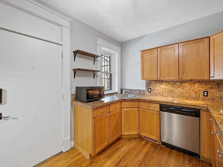 1367 N Marion St — Photo 16