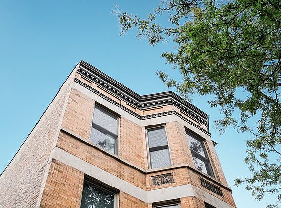 3rd image of 1839 W Erie St #3