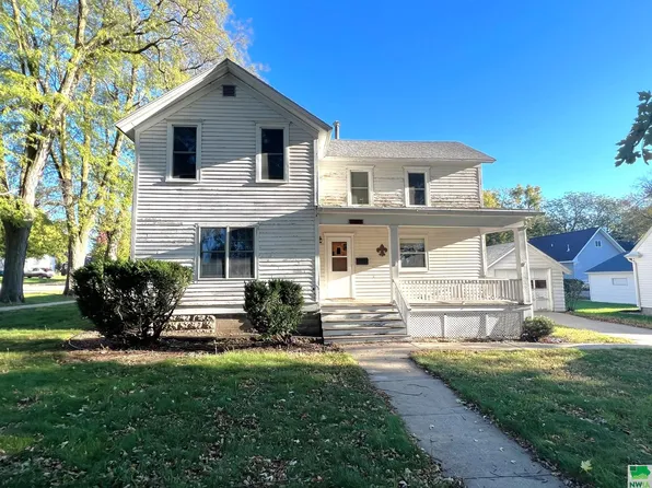 511 10th St, Alton, IA 51003