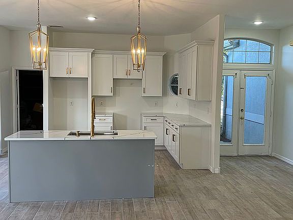 2nd image of 8041 Bracken Ln