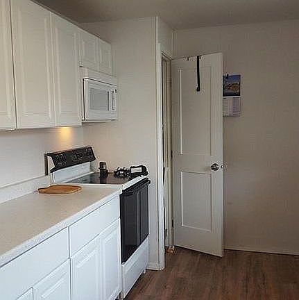 3rd image of 516 Main St