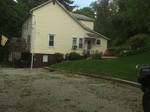 1018-1020 Moon Run Rd, Mc Kees Rocks, PA 15136