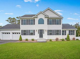146 Standish Ln, Hudson, NH 03051