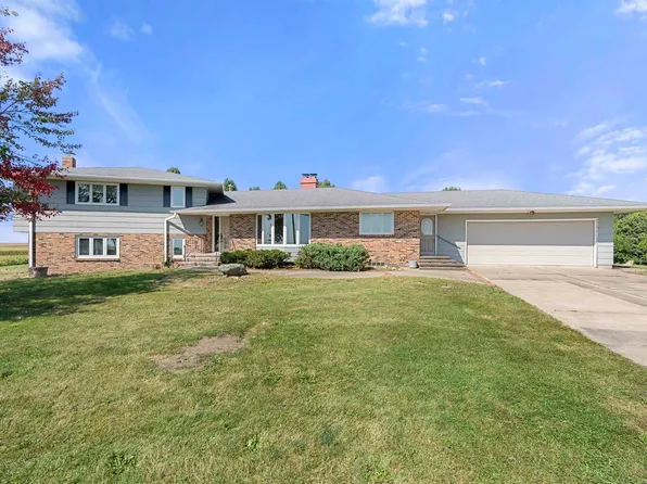 3059 Highway 8, Dysart, IA 52224
