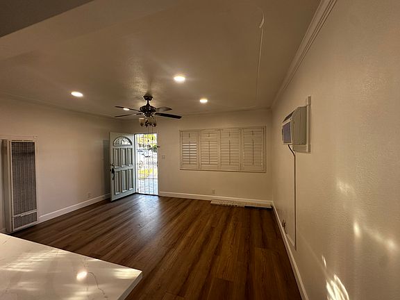 3rd image of 2613 W Olive Ave