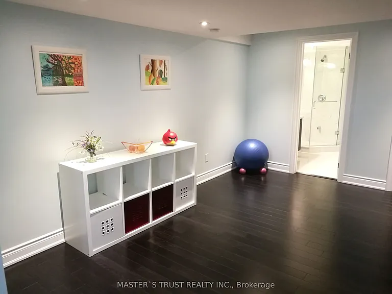 66 Starhill Cres — Photo 14