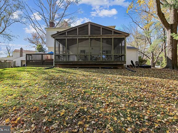 3rd image of 6705 Heatherford Ct