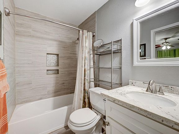 4th image of 7206 Bayou Woods Dr #7206