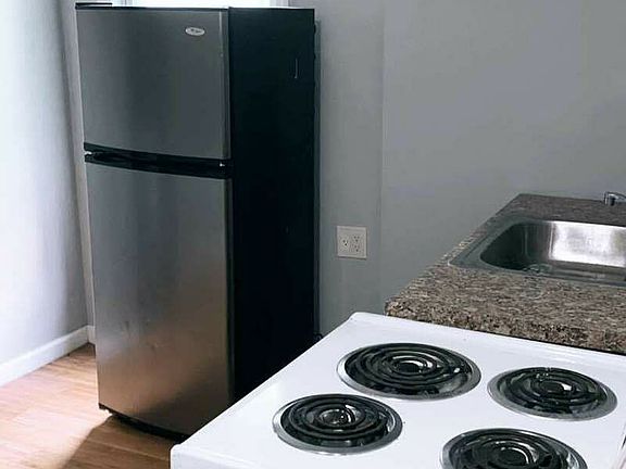 2nd image of 1054 E 82nd St #1