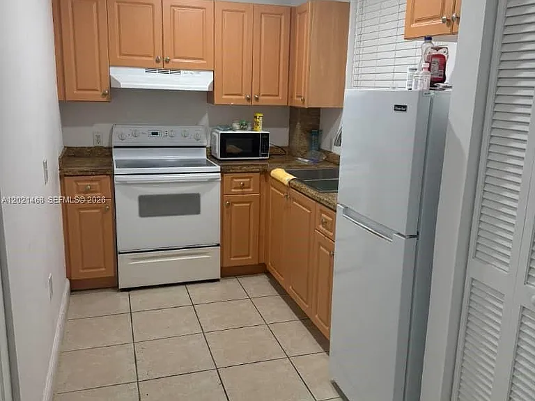 2210 NW 34th St #101 — Photo 2