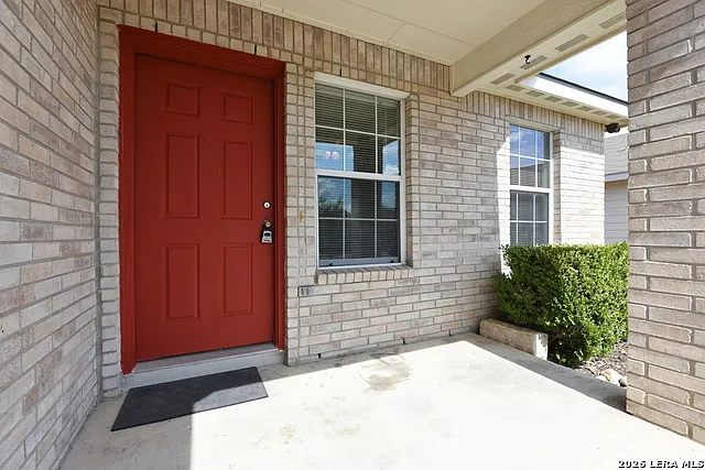 3 bed, 2.0 bath, 1206 sqft, $1,490 — Photo 2