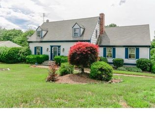 811 Burroughs Rd, Fairfield, CT 06825