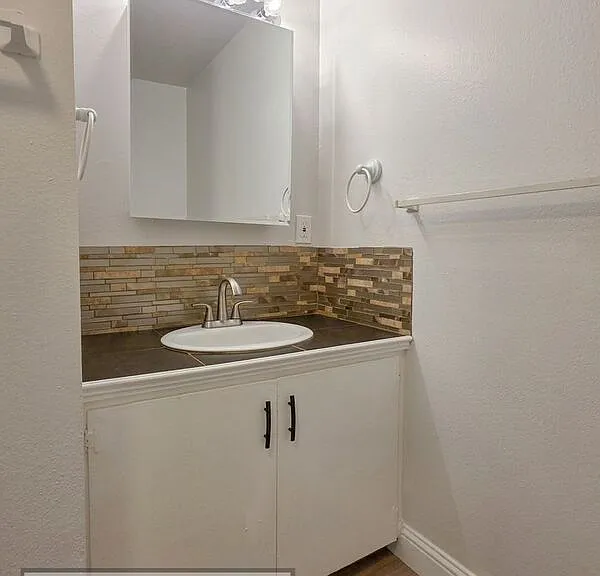 12345 SW Hall Blvd #30 — Photo 12