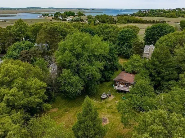 11 Island Park Rd, Ipswich, MA 01938