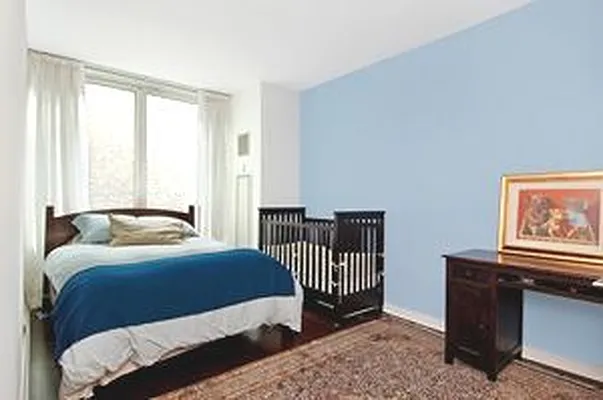 Rented by Douglas Elliman | media 22