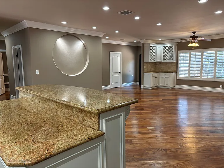 12859 Fenton Ave — Photo 15