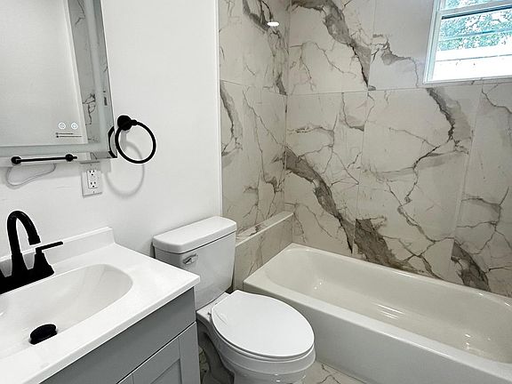 4th image of 5116 Funston St #1
