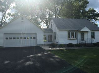 1146 N 5000w Rd, Kankakee, IL 60901