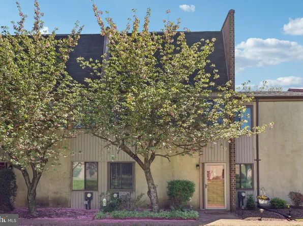 4927 Oxford Ct, Bensalem, PA 19020