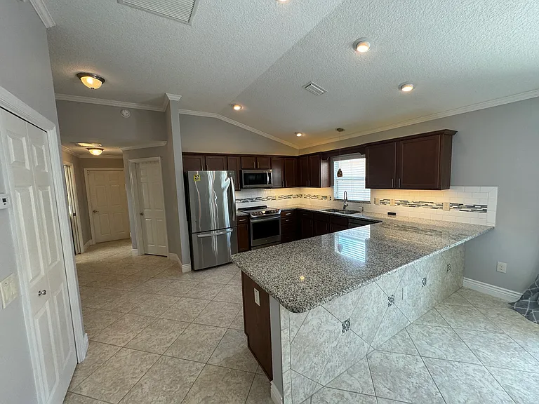 2272 Vassar Ln — Photo 3