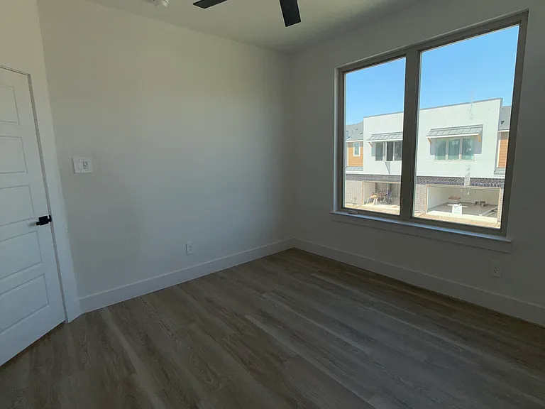 5632-5634 Mesa Cir — Photo 19