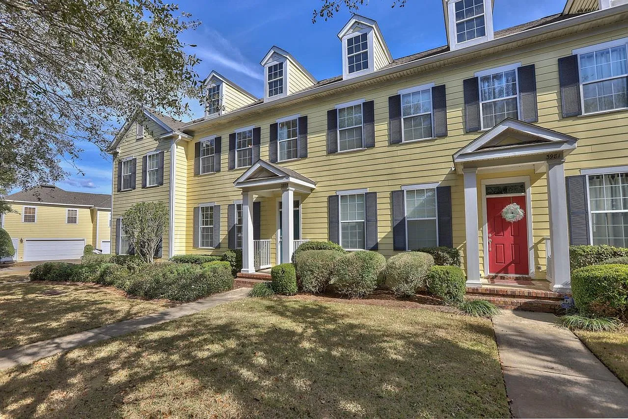 2 bed, 2.5 bath, 1744 sqft, $1,950 — Photo 2