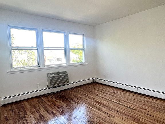 3rd image of 18-28 Bell Blvd #2