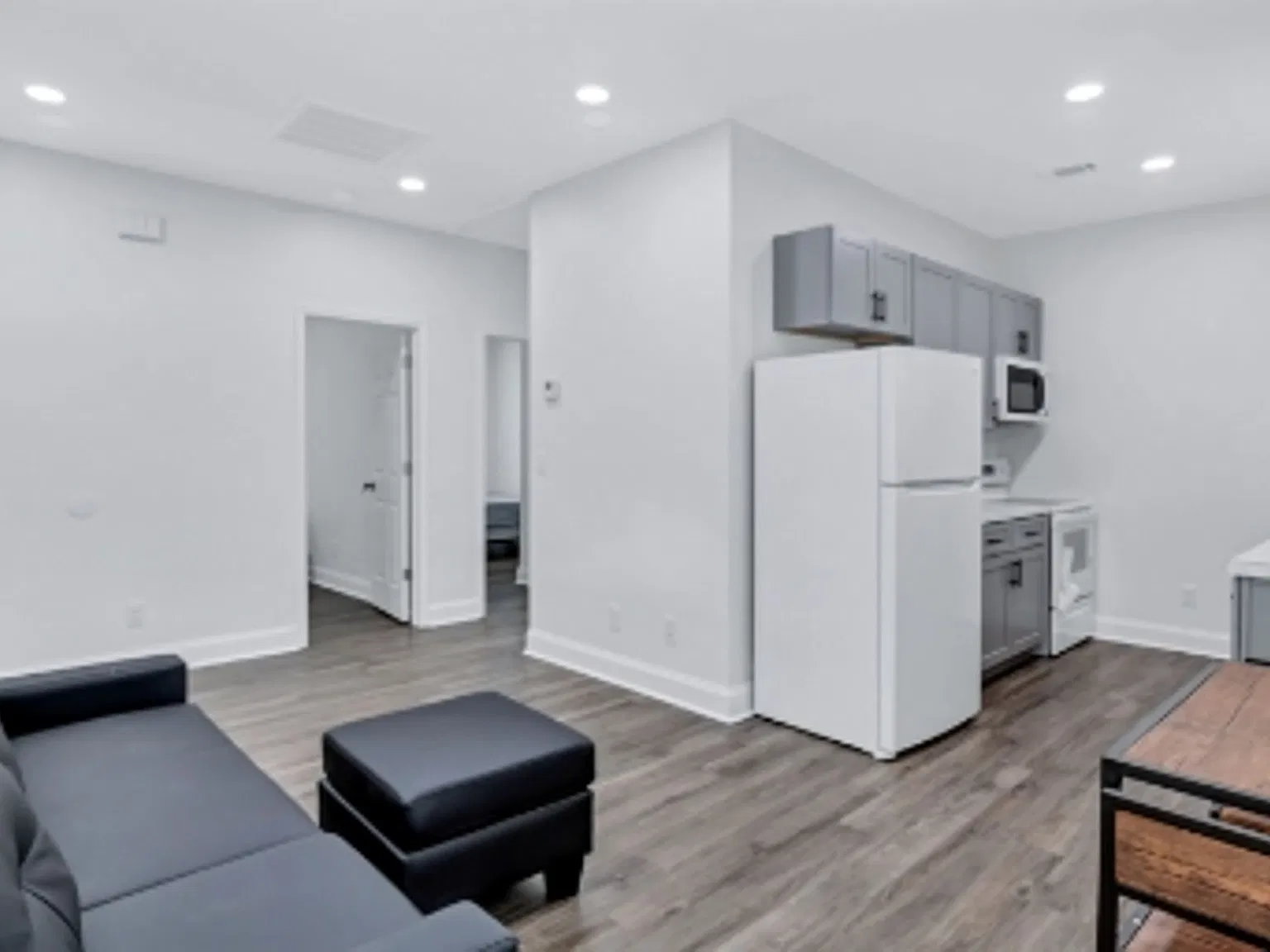 700 Carmen Ave — Photo 3