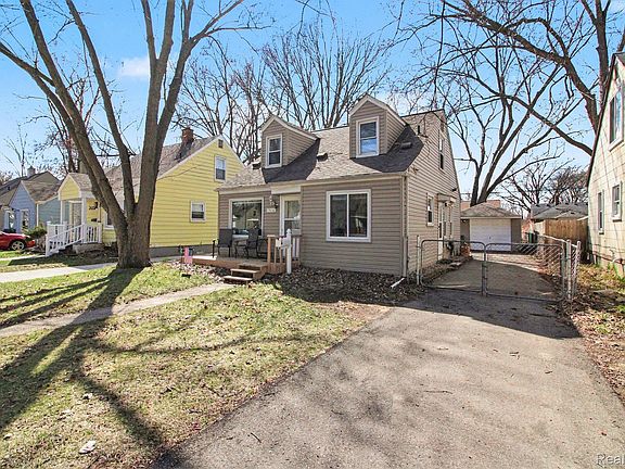2nd image of 24341 Parklawn St
