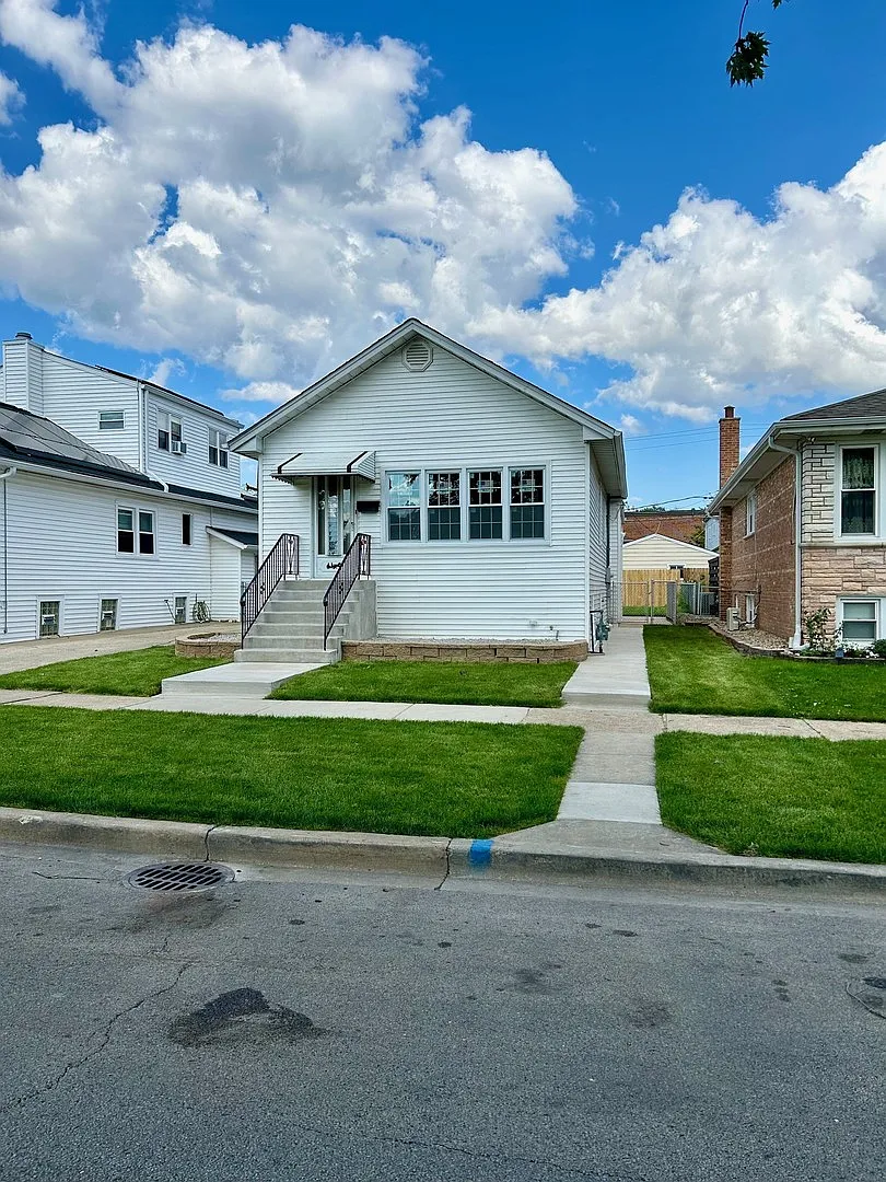 2317 N 76th Ct photo 1