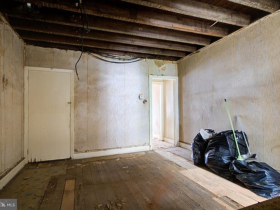 5th image of 2033 N Mascher St