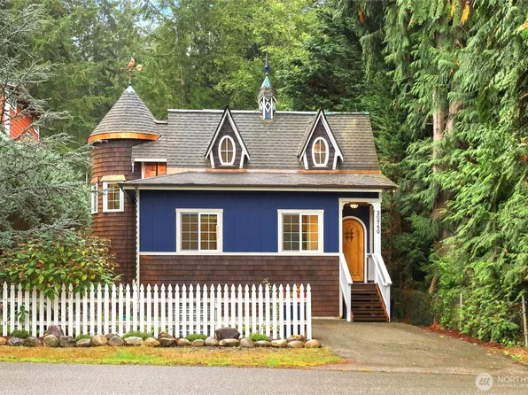 20760 Greenwood Street NE, Indianola, WA 98342