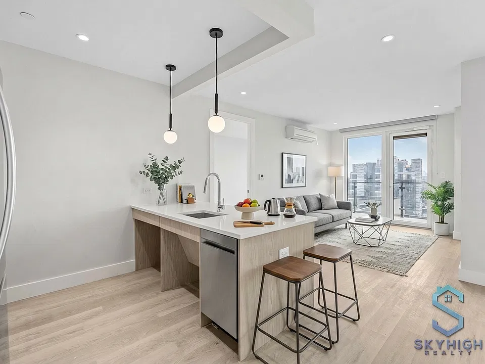 43-25 52nd St #8B