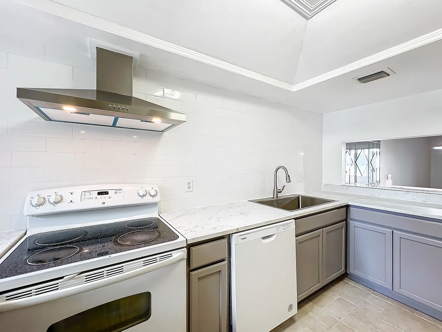 2 bed, 2.5 bath, 1220 sqft, $1,950 — Photo 4